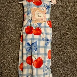 Mellow & Mood Cherry Print Blanket